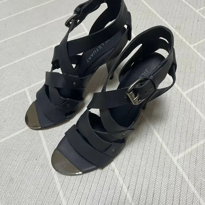 [BUNJANG] JILLSTUART Black Metallic Heel Shoes (230) / 새상품) 질스튜어트 블랙 메탈릭 힐 230