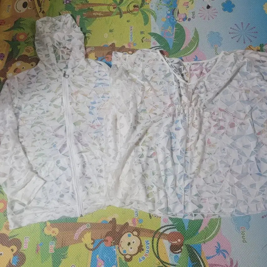 [BUNJANG] White See-Through Hooded Zip-Up Blouse Set (Couple Set) / 화이트 시스루 후드집업 + 블라우스 세트(커플세트)