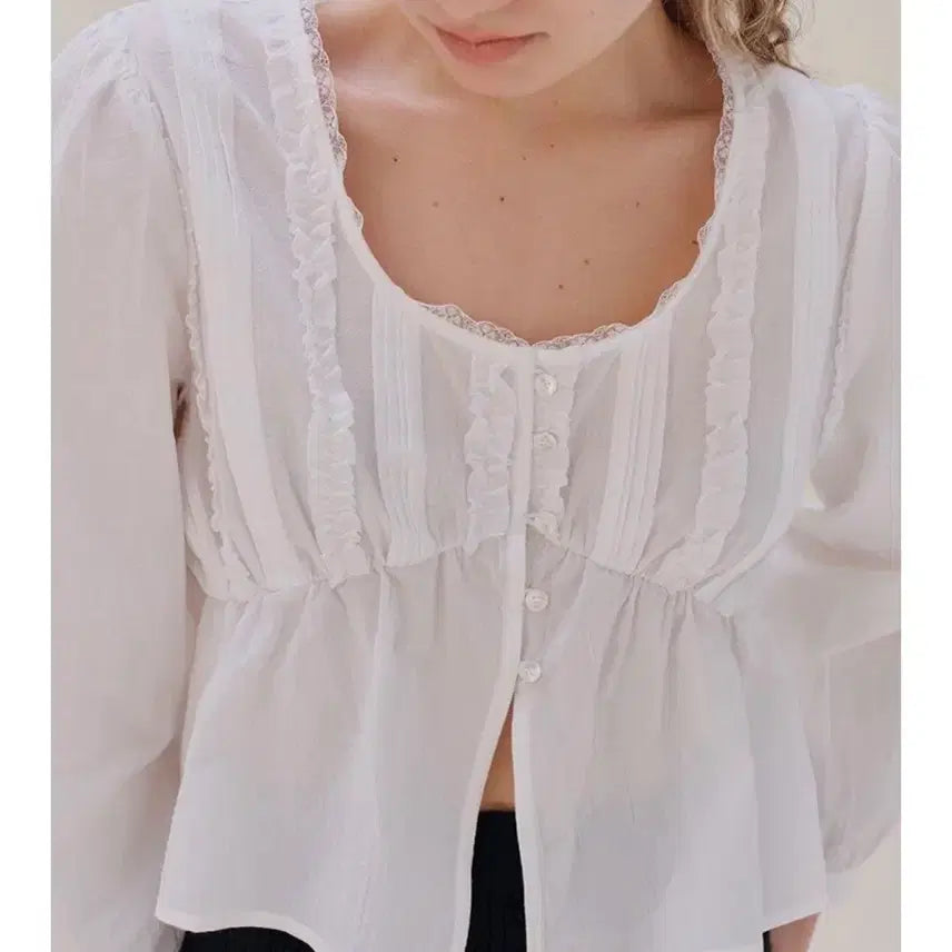 [BUNJANG] Lily Cottz Lia Blouse / 릴리코츠 리아블라우스