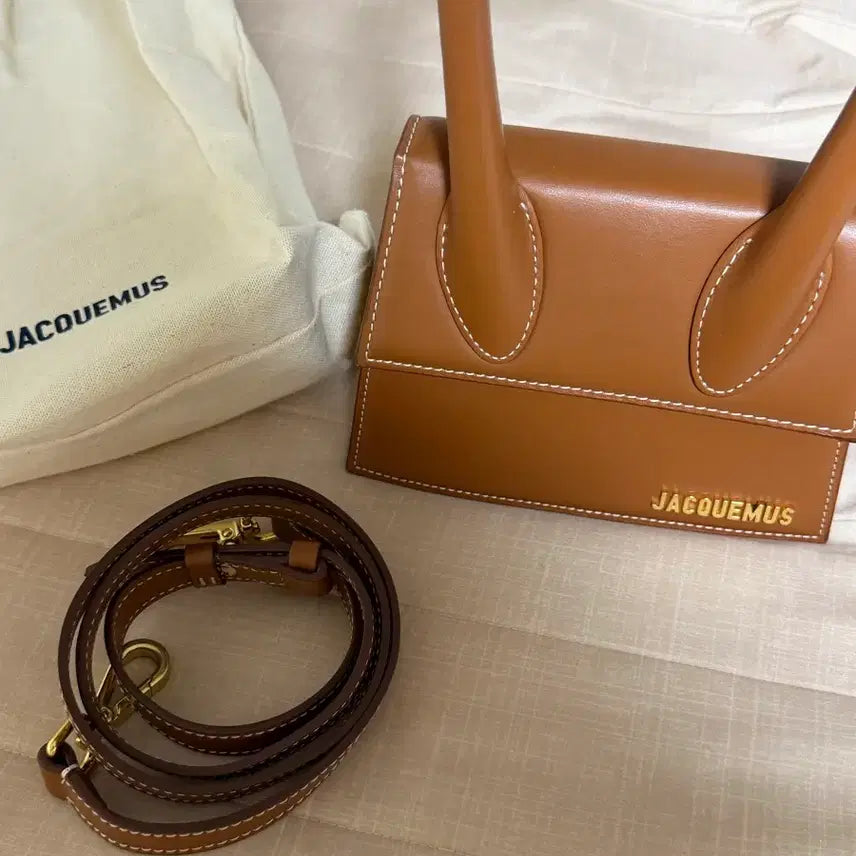 [BUNJANG] Jacquemus Le Chiquito Moyen Bag Brown / 자크뮈스 르 치키토 모예 브라운
