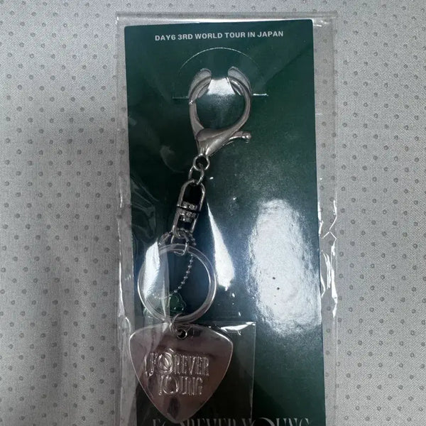[BUNJANG] Day6 3rd World Tour in Japan FOREVER YOUNG Guitar Pick Keyring / 데이식스 일본 콘서트 키링