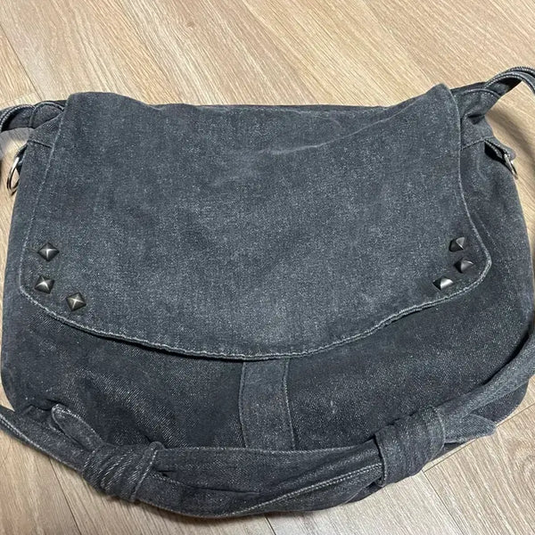 [BUNJANG] Haechingroom Dragonrider Stud Knot Bag / 해칭룸 드래곤길들이기 stud knot bag