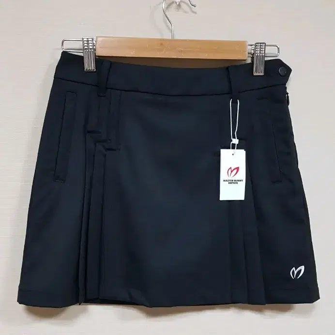 [BUNJANG] Master Bunny Edition Women's Pleated Skort Black / 마스터바니 여성 장식 플리츠 큐롯스커트 (새상품)
