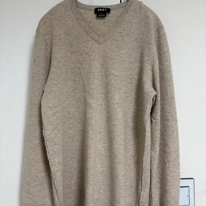 [BUNJANG] DKNY Cashmere Blend V-Neck Knit Sweater M / DKNY 캐시미어 혼방 브이넥 니트 M