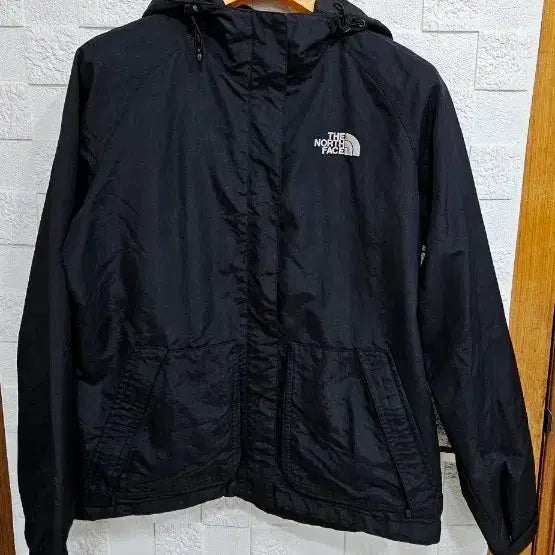 [BUNJANG] The North Face Black Windbreaker Hooded Jacket (Size S) / 노스페이스 블랙 바람막이 후드 자켓 기모 S
