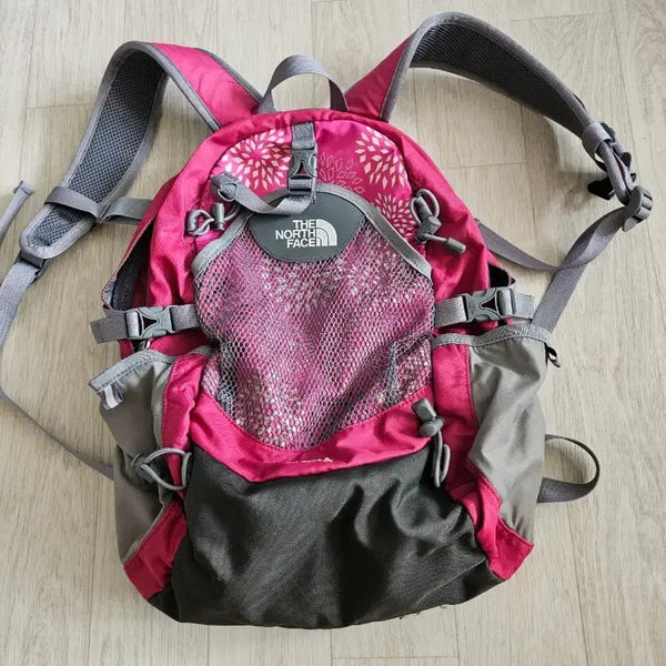 [BUNJANG] The North Face Pink Women's Hiking Backpack / 노스페이스 핑크색 여성 등산 백팩 가방