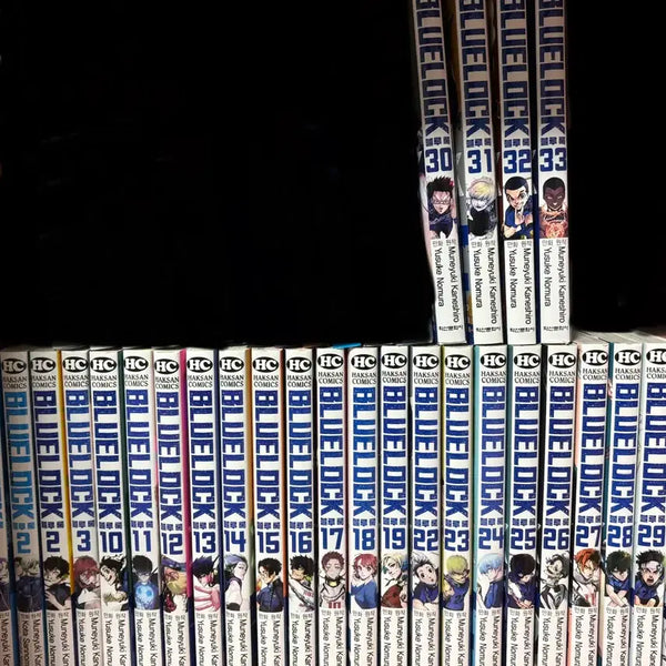 [BUNJANG] Blue Lock Manga Volumes 2-3, 10-19, 22-33 (26 Volumes Total) with Extras / 블루 록 책 판매