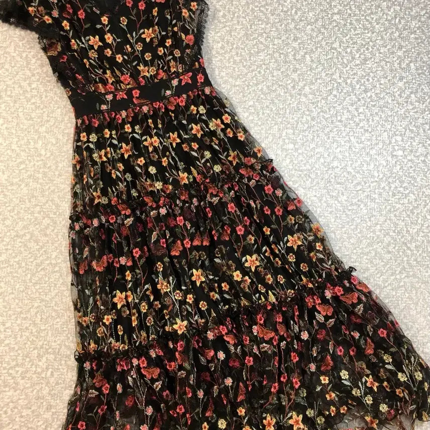 [BUNJANG] Hansstyle Embroidered Flower Lace See-through Tiered Long Dress / 한스스타일 전체 자수 플라워 레이스 시스루 캉캉 롱 원피스 드레스 돌잔치