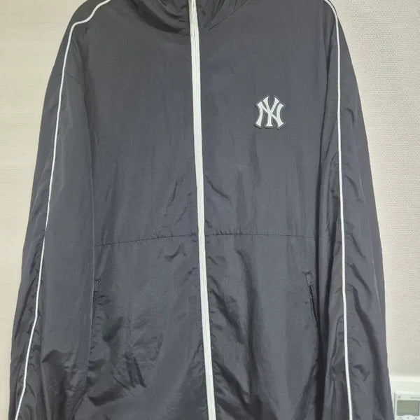 [BUNJANG] New York Yankees MLB Windbreaker / 뉴욕양키스 바람막이