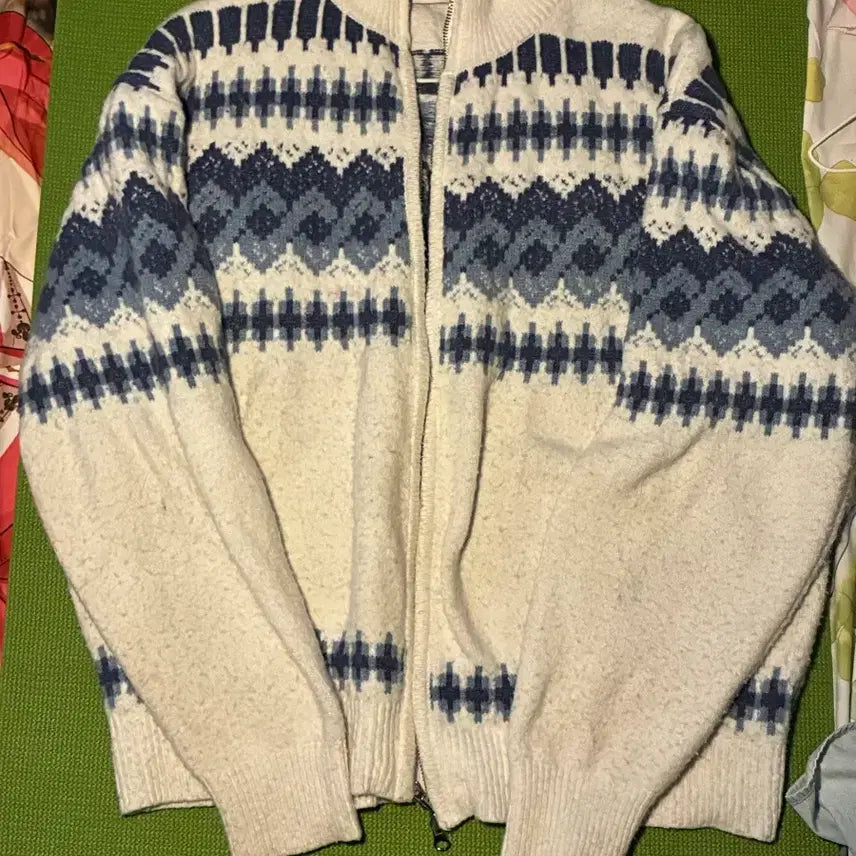 [BUNJANG] Argyle Oversized Knit Zip-Up Outerwear - Ivory / 택포 니트 집업 아가일 오버핏 아우터 아이보리 코디