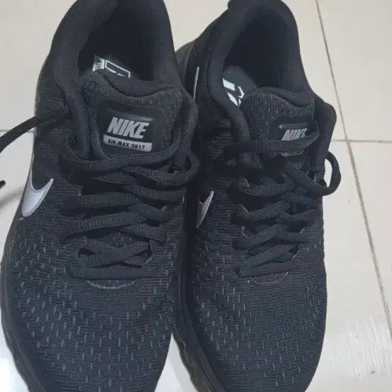 [BUNJANG] Nike Air Max 2017 Black Anthracite US 6 (849560-001) / 나이키 에어맥스 2017 블랙 안트라사이트 230mm