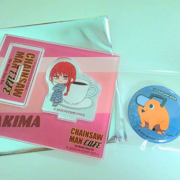 [BUNJANG] Chainsaw Man Collaboration Cafe Makima Acrylic Stand & Pochita Can Badge Set / 체인소맨 콜라보카페 SD 아크릴 스탠드 마키마 + 포치타 캔뱃지