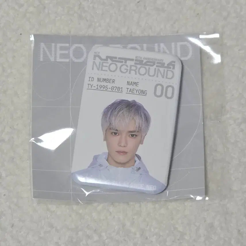 [BUNJANG] NCT 10th Anniversary Neo City Pop-Up Metal ID Badge Taeyong / 엔시티 10주년 네오그라운드 팝업 메탈 ID 뱃지 NCT127 태용