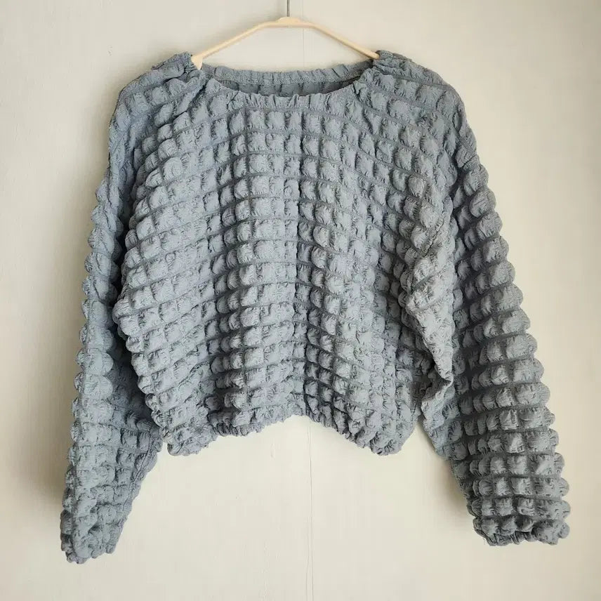 [BUNJANG] Wavy Embossed Cropped Blouse / 물결 엠보 크롭 블라우스