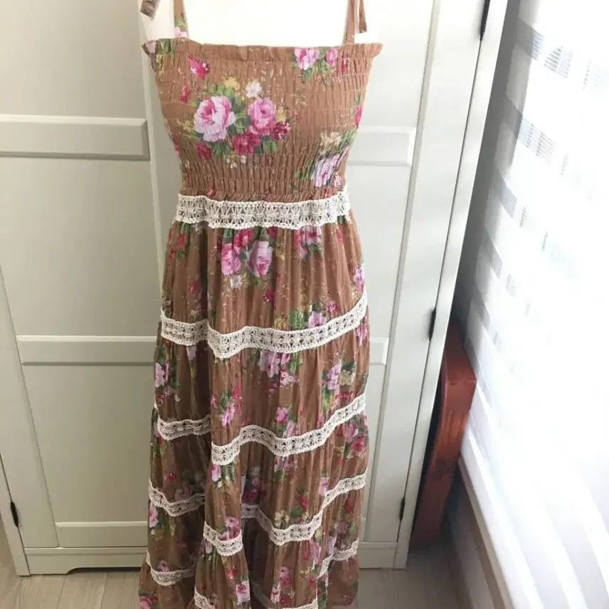 [BUNJANG] Vintage Japanese Lace Ruffle Floral Maxi Dress - Brown Rose Pattern / 일본빈티지 레이스 캉캉 플라워 롱 원피스 브라운 꽃무늬 끈나시원피스 장미