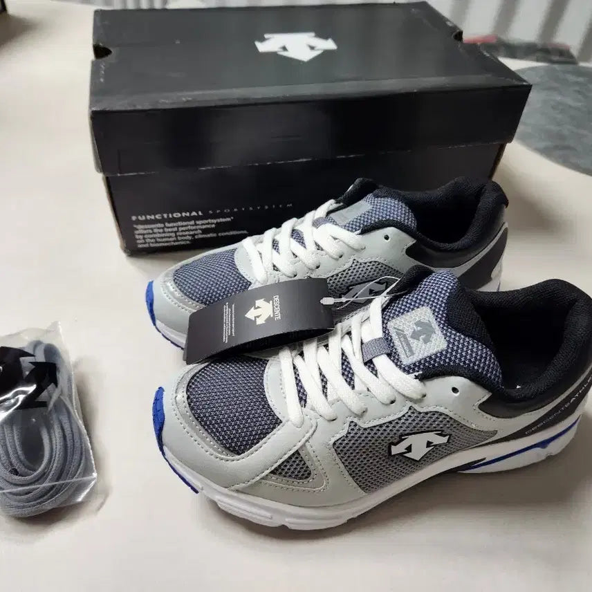 [BUNJANG] Descente Fox TR Sneakers / [230] 데상트 폭스 TR 운동화 새제품 판매