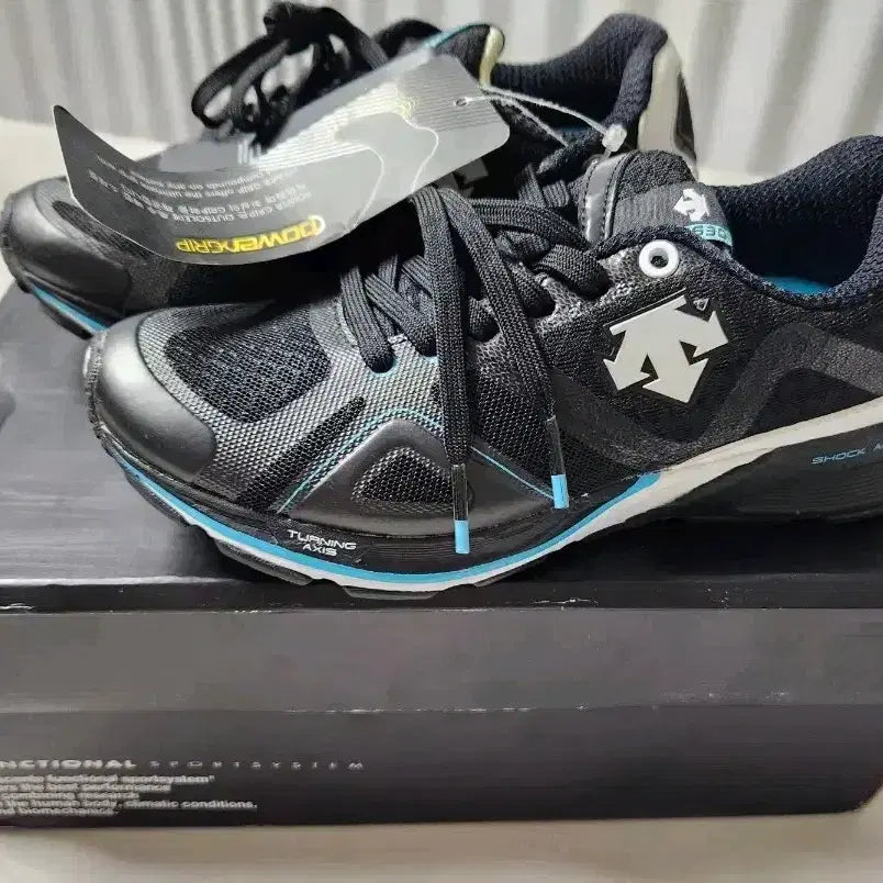 [BUNJANG] Descente Turning Blaze Sneakers (220) / [220] 데상트 터닝 블레이즈 운동화 새제품 판매
