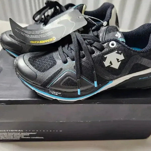 [BUNJANG] Descente Turning Blaze Sneakers (220) / [220] 데상트 터닝 블레이즈 운동화 새제품 판매