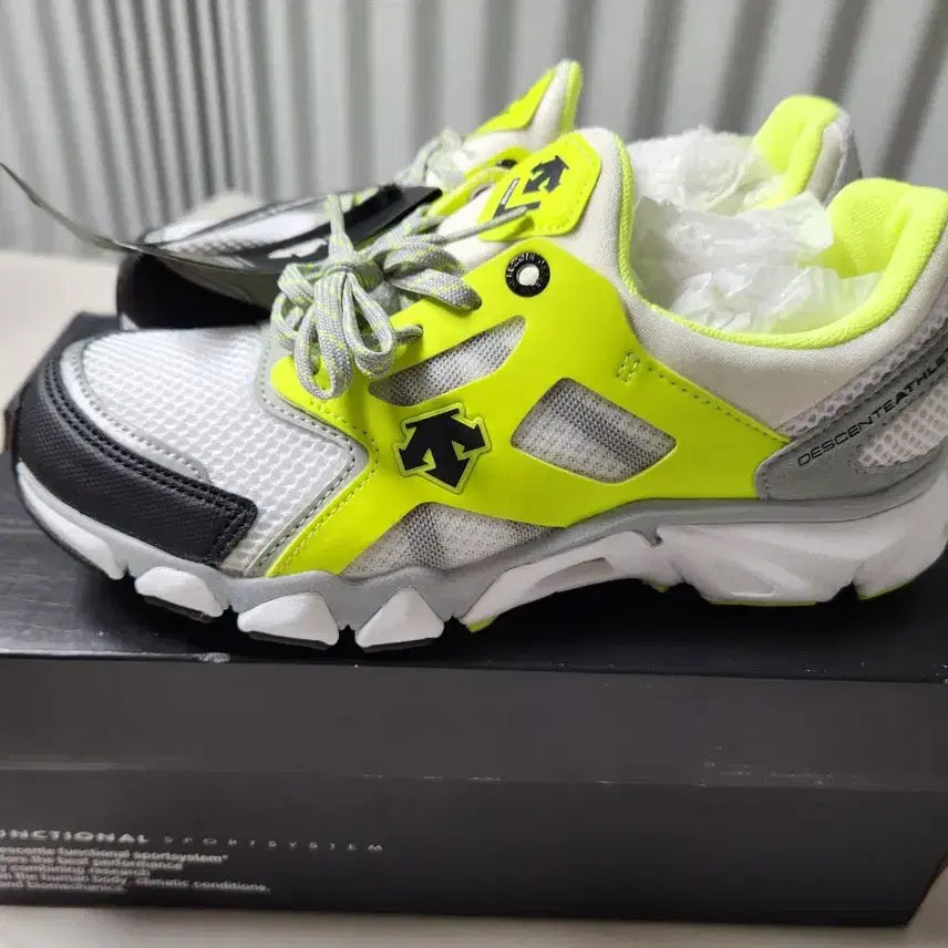 [BUNJANG] Descente Maxium S Sneakers - 230 / [230] 데상트 맥시움 S 운동화 새제품 판매