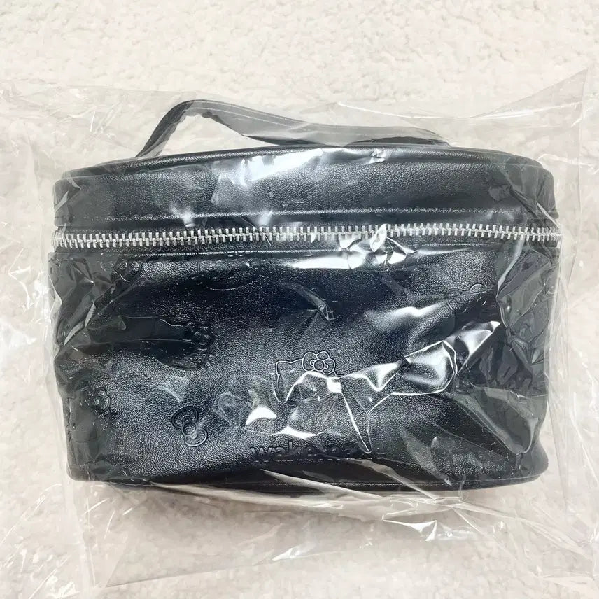 [BUNJANG] WakeMake Hello Kitty Black Leather Pouch / 웨이크메이크 헬로키티 블랙 레더 파우치 새상품