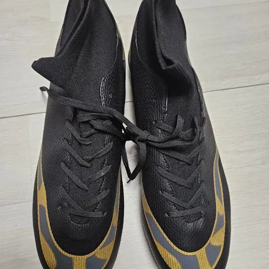 [BUNJANG] Elso Soccer Shoes & Futsal Shoes / 엘쏘  축구화 ,풋살화235,250사이즈 1선택