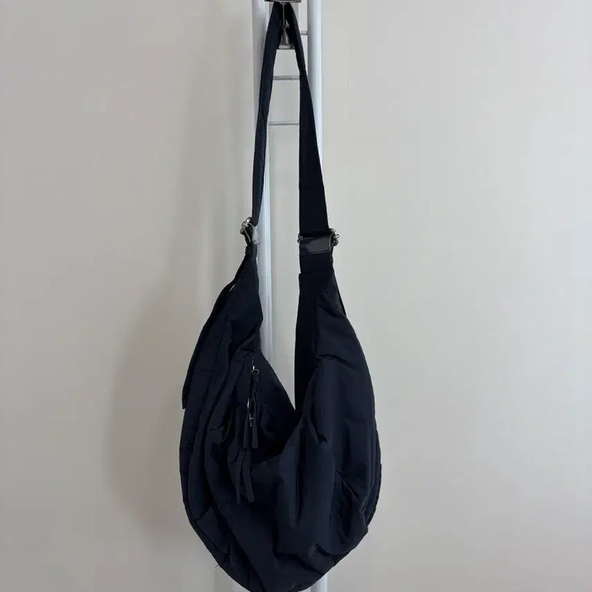 [BUNJANG] HG BB Studio Leaf Bag Navy / hgbb studio 리프백 네이비