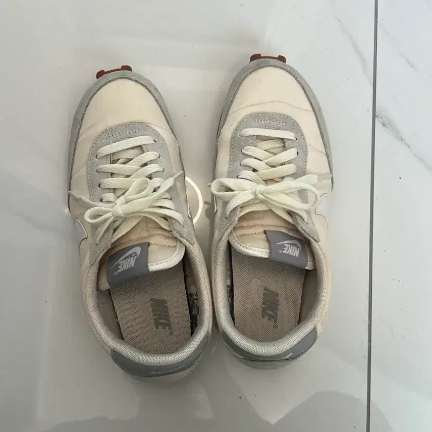 [BUNJANG] Nike Daybreak Summit White Women's Sneakers / 나이키 데이브레이크 써밋화이트 240
