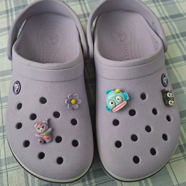 [BUNJANG] Crocs Lavender Sandals with Jibbitz Decorations (Size 240) / 크록스 샌들 라벤더 + 지비츠 장식 240