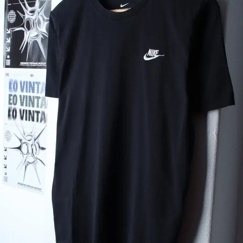 [BUNJANG] Nike Small Logo T-Shirt Black / (S) 나이키 반팔 티셔츠 스몰로고 블랙 올드스쿨-7A82