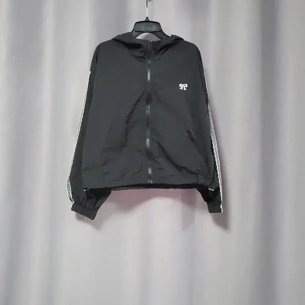 [BUNJANG] Lace Detail Hooded Windbreaker / 레이스 포인트 후드 바람막이
