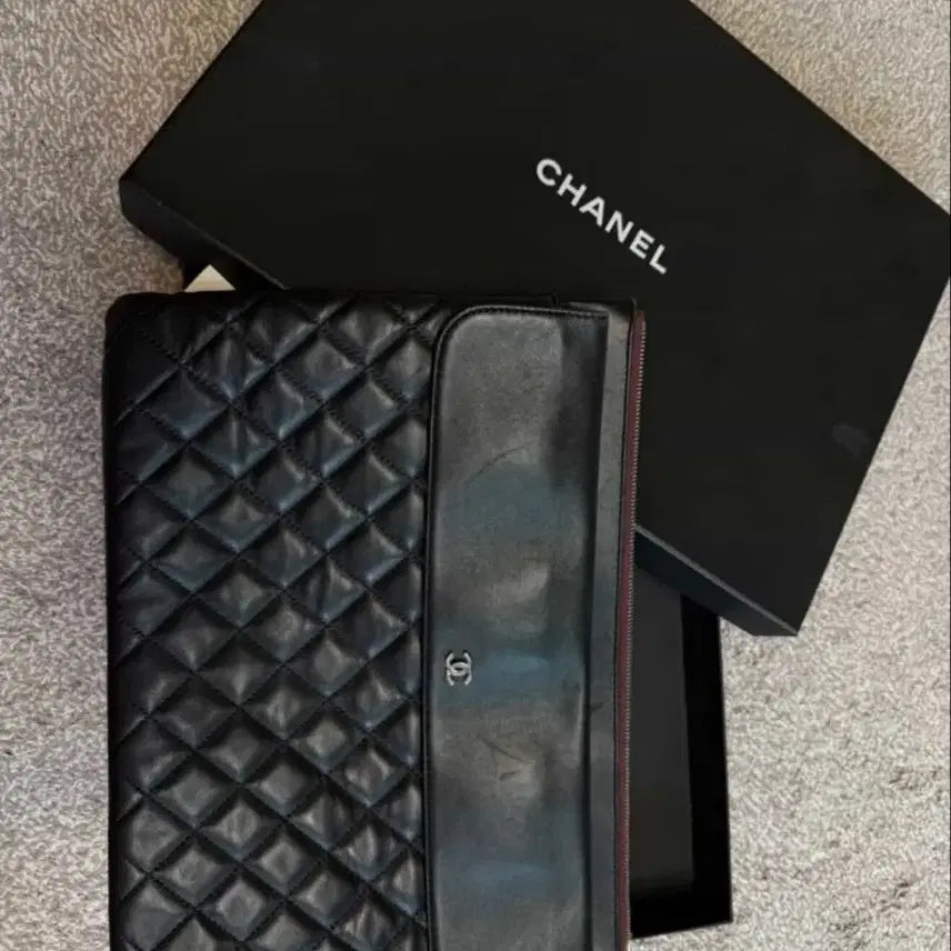 [BUNJANG] Chanel Black Quilted Lambskin Flap Clutch Bag Large / 샤넬 블랙 퀄팅 램스킨 플랩 클러치백 라지 급처