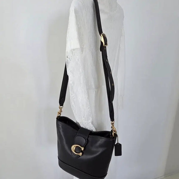 [BUNJANG] Coach Tabby Bucket Bag Black Leather with 2 Straps / 코치 태비 버킷백 블랙 정품 / 스트랩2종 / 상태좋음