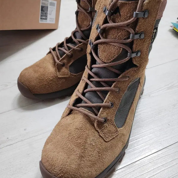 [BUNJANG] NEPA GORE-TEX Suede Hiking Boots Brown 260 / 네파 고어텍스 등산화 260스웨이드 고어텍스 등산화 브라운