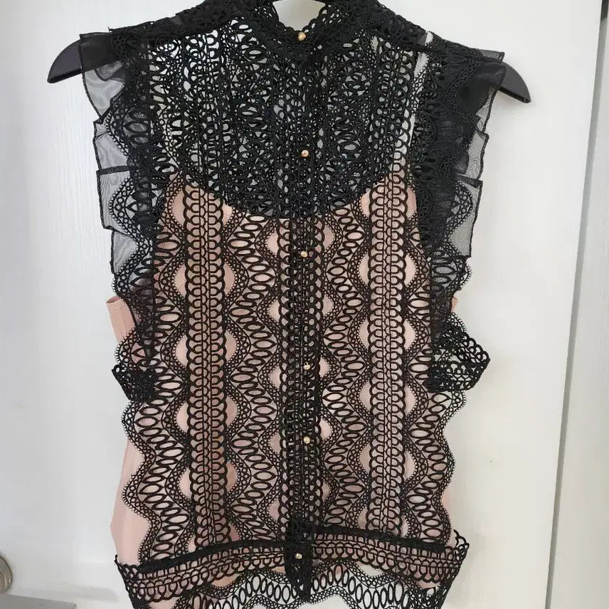 [BUNJANG] Black Lace High-Neck Sleeveless Set - Size 55 / 블랙 레이스 시스루 하이넥 나시 세트(55사이즈)