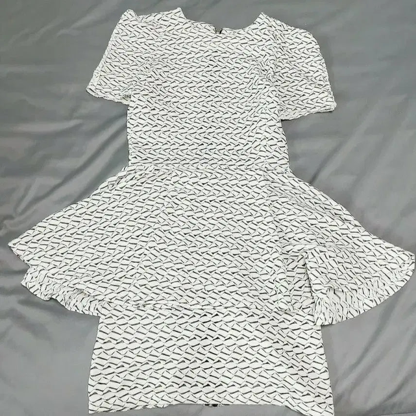 [BUNJANG] Unique Patterned Short-Sleeve Dress / 패턴 치마 겹겹포인트 유니크 반팔 원피스