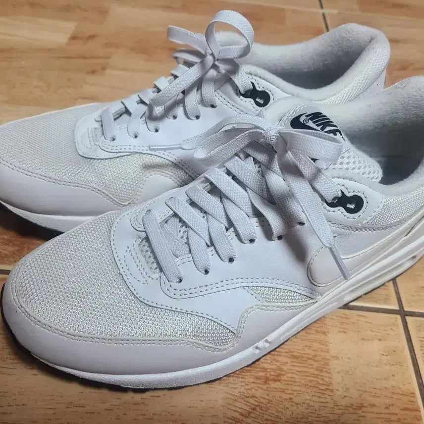 [BUNJANG] Nike Air Max 1 White Sneakers / 나이키 맥스1 화이트 270(265추천)