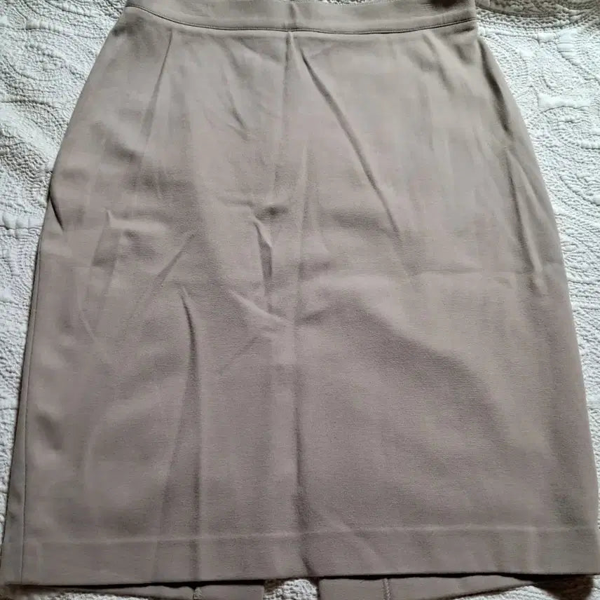[BUNJANG] Isabel Ardee Beige H-Line Midi Skirt / ISABEL ARDEE 베이지 H라인 스커트(택포)