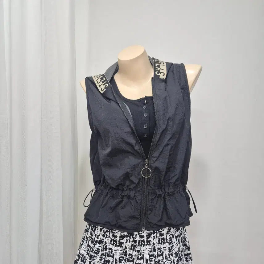 [BUNJANG] Steven Madden Black Logo Hooded Vest (Women's) / 스티븐매든 후드 조끼 블랙 여성용