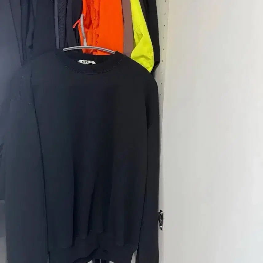 [BUNJANG] Oraari Brushed Sweatshirt Black / 오라리 기모 맨투맨