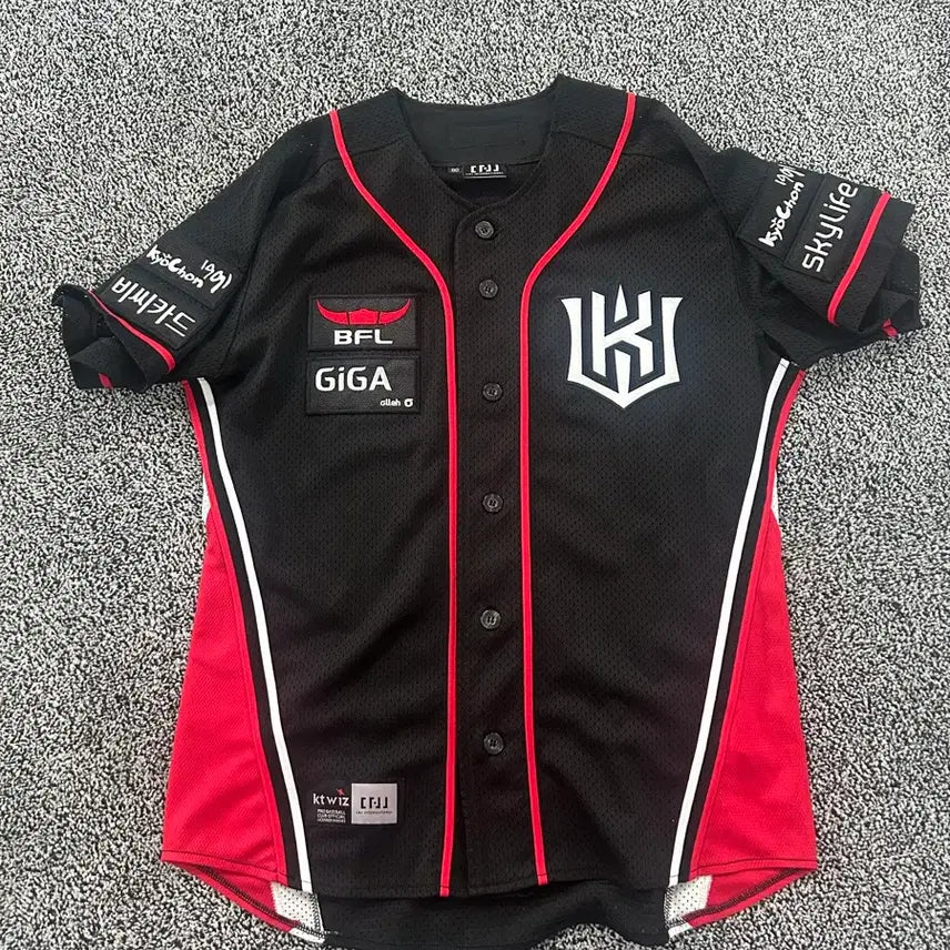 [BUNJANG] KTwiz Black Uniform 90 Signed / 케에티위즈 블랙유니폼90