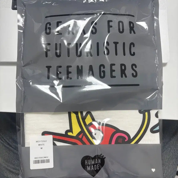 [BUNJANG] Human Made Magikarp T-Shirt (Size M) / 휴먼메이드 잉어킹 티셔츠 M 새상품