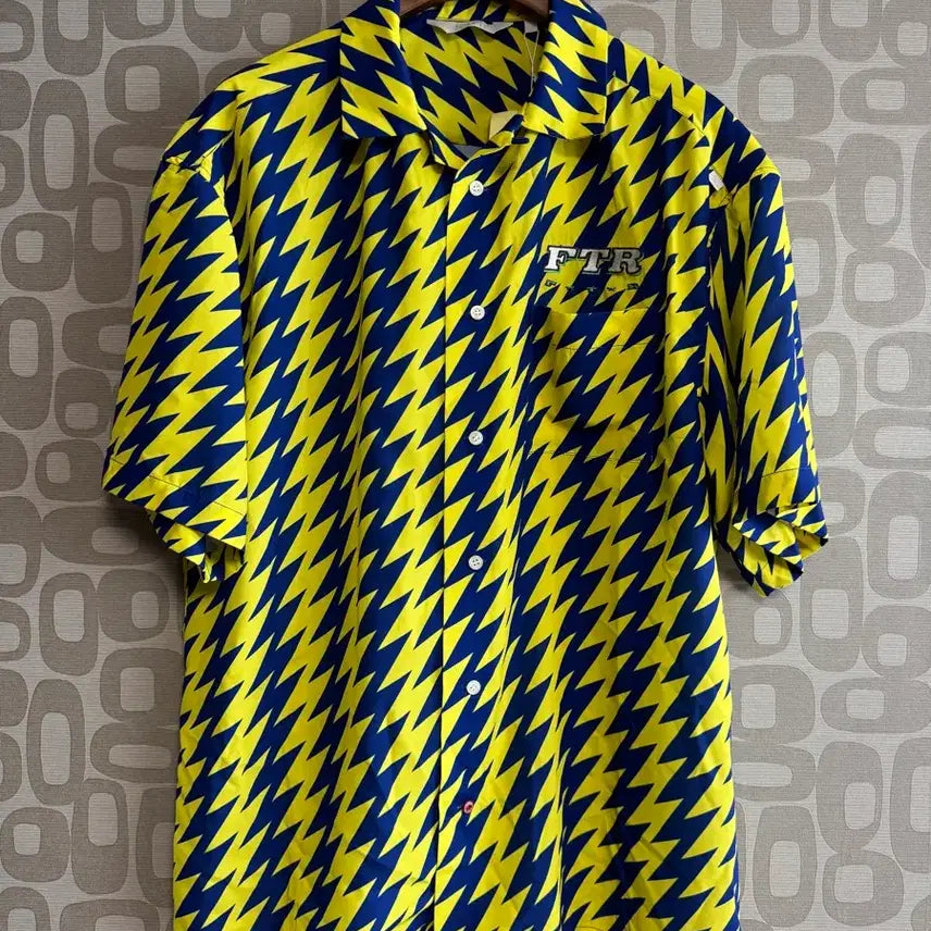 [BUNJANG] FETCH Lightning Short Sleeve Shirt XL / FETCH 페치 라이트닝 반팔 셔츠