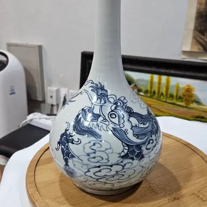 [BUNJANG] Joseon Dynasty Blue-and-White Porcelain Vase with Four Boys and Dragon Motif / 조선청화사족운용문주병