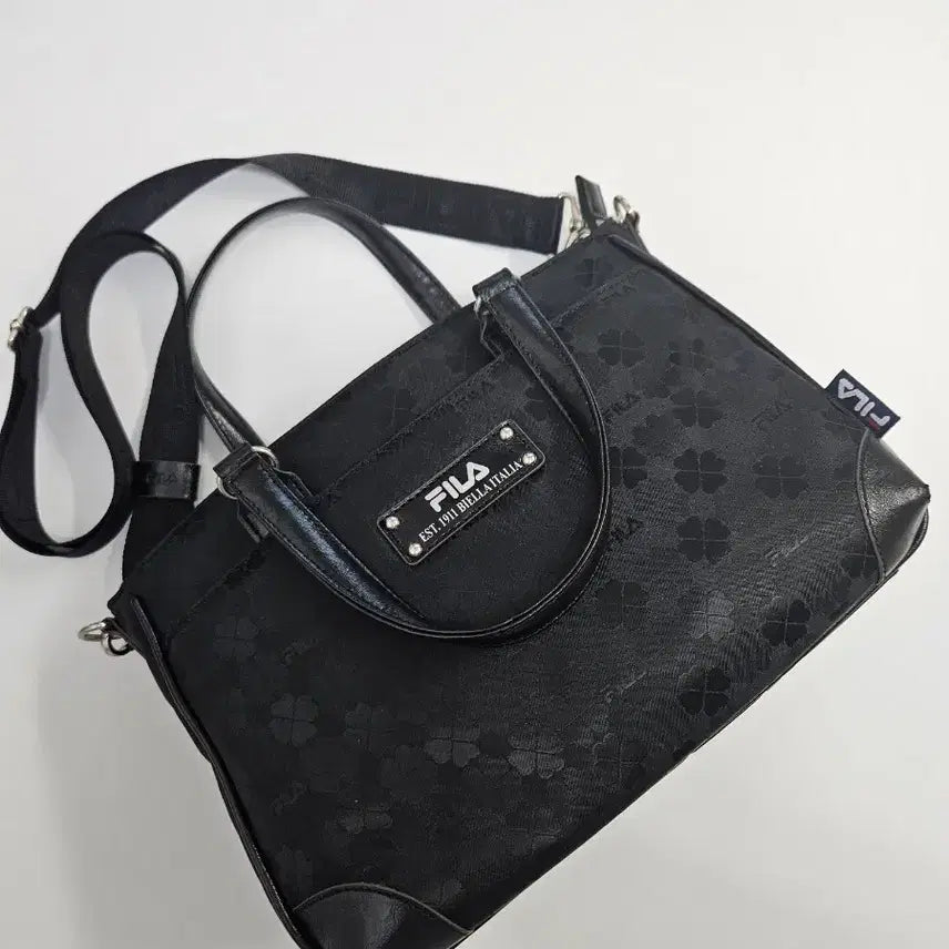 [BUNJANG] Fila Black Clover Pattern Tote Bag / 휠라 블랙 클로버 패턴 토트백
