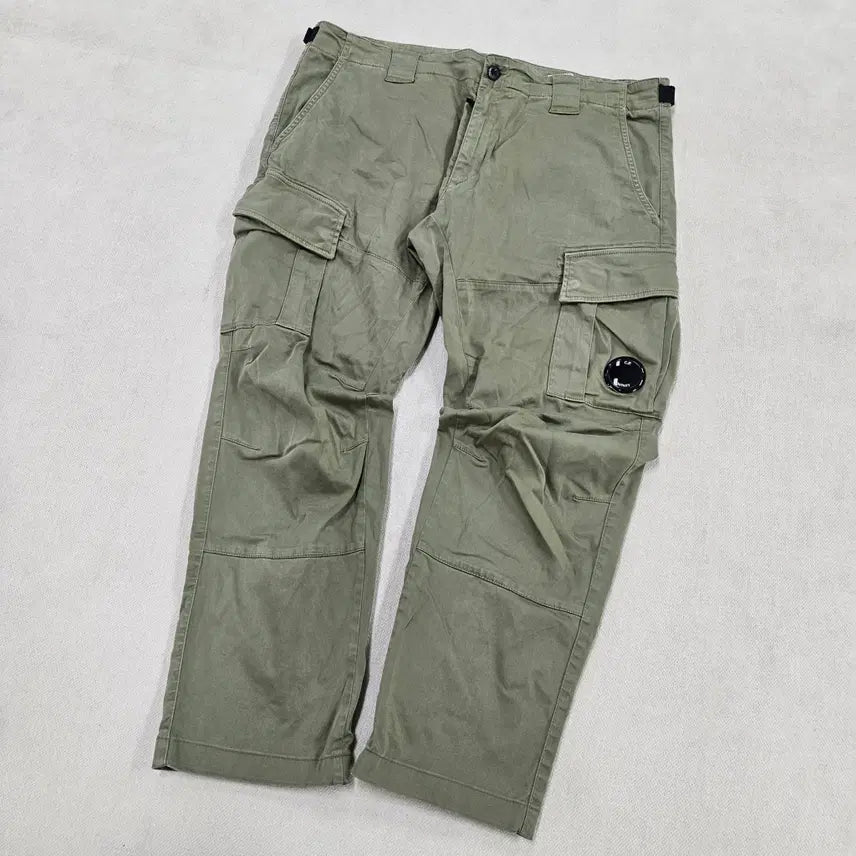 [BUNJANG] CP Company Lens Applique Cargo Pants (Buttonless) / 52 cp컴퍼니 렌즈 와펜 카고 팬츠(단추없음)0526Y