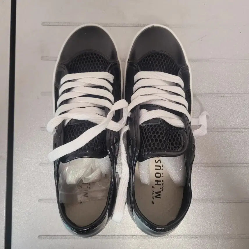 [BUNJANG] Black Sneakers (250mm) / 새상품 블랙 스니커즈 새상품250