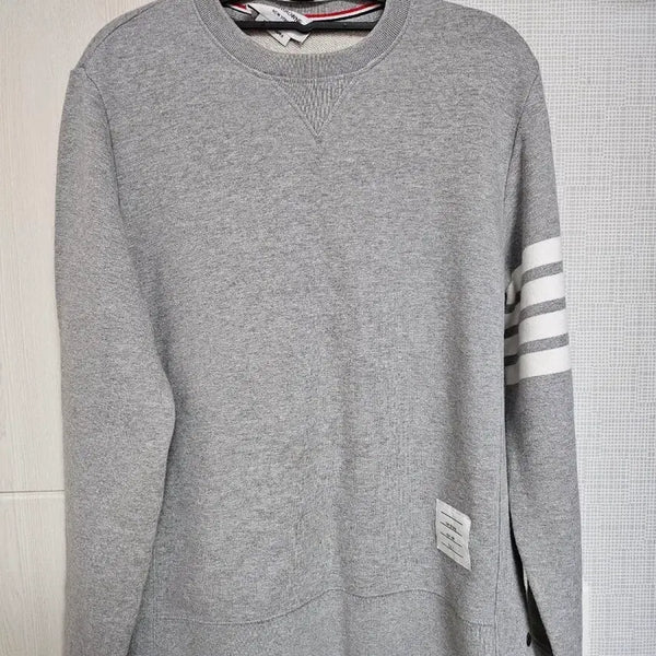 [BUNJANG] Thom Browne Grey Sweatshirt with White Stripes / 톰브라운 맨투맨