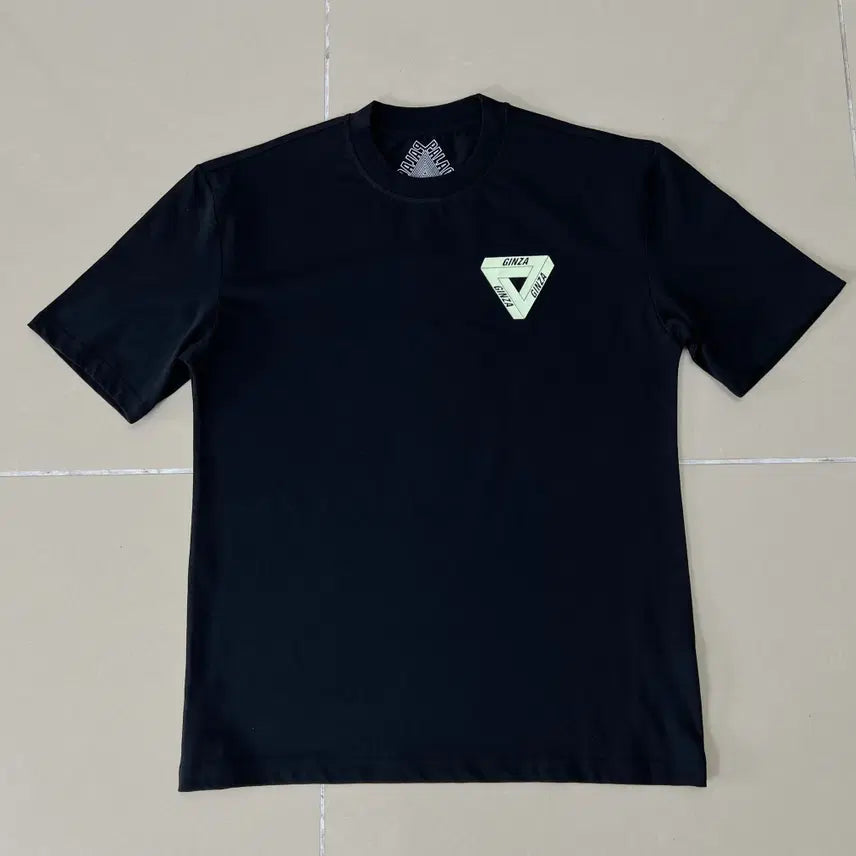 [BUNJANG] Palace x Dover Street Market Ginza Logo T-Shirt Black / 팔라스  도버 스트리트 마켓 긴자 티셔츠 블랙