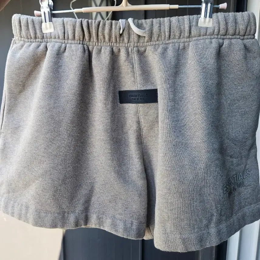 [BUNJANG] Fear of God Essentials Grey Sweat Shorts M / 30~32 피어오브갓 매장판 에센셜 그레이 스웻 숏 반바지 M