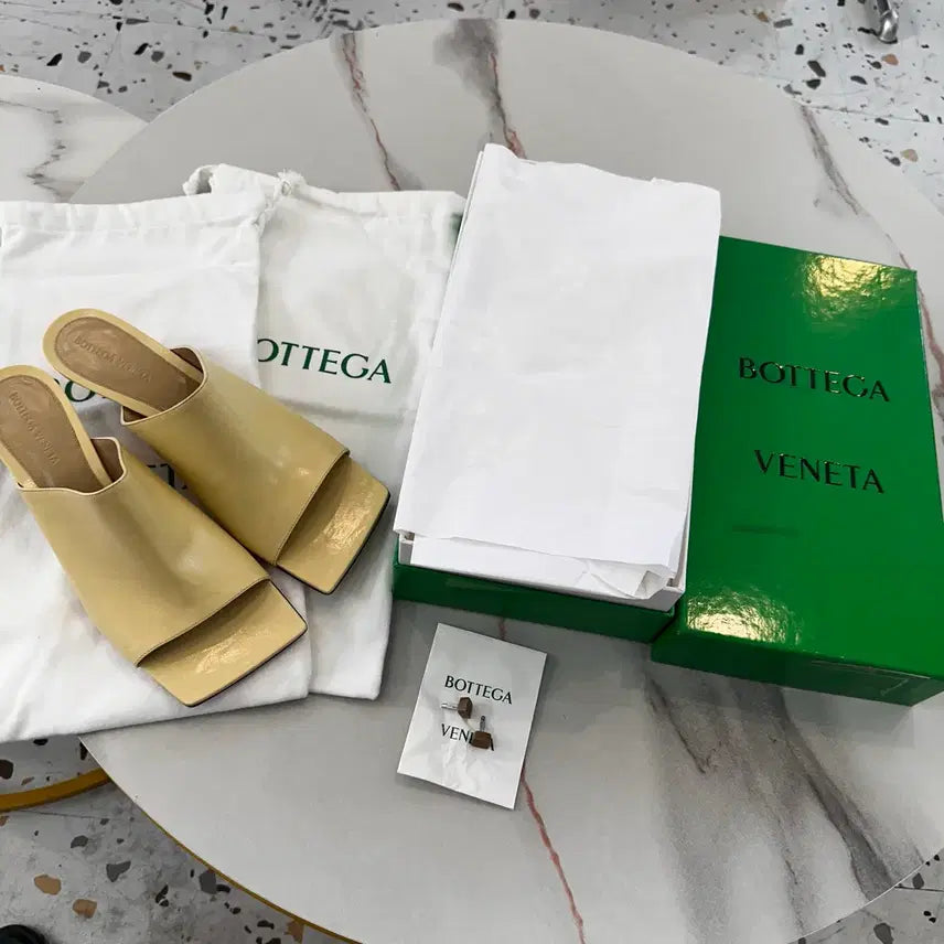 [BUNJANG] Bottega Veneta Stretch Mule Slippers / 보테가 베네타 스트레치 뮬 슬리퍼 39.5